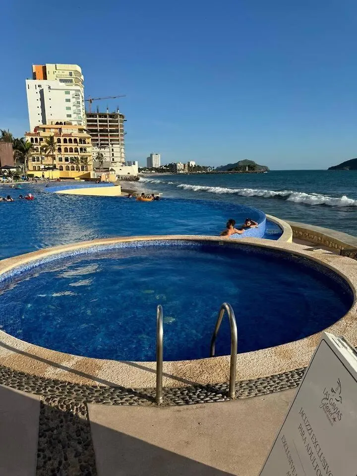 Las Gavias Frente Al Mar 마사틀란 아파트