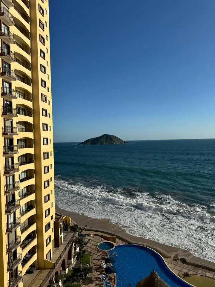 Las Gavias Frente Al Mar 마사틀란 아파트